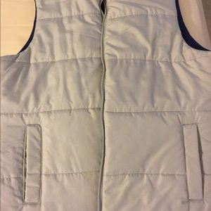 Reversible puff vest